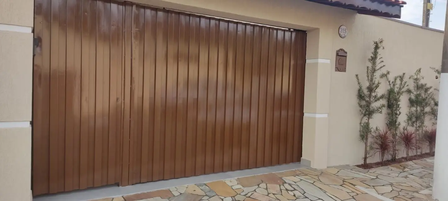 Foto 2 de Casa com 3 quartos à venda, 175m2 em Pindamonhangaba - SP