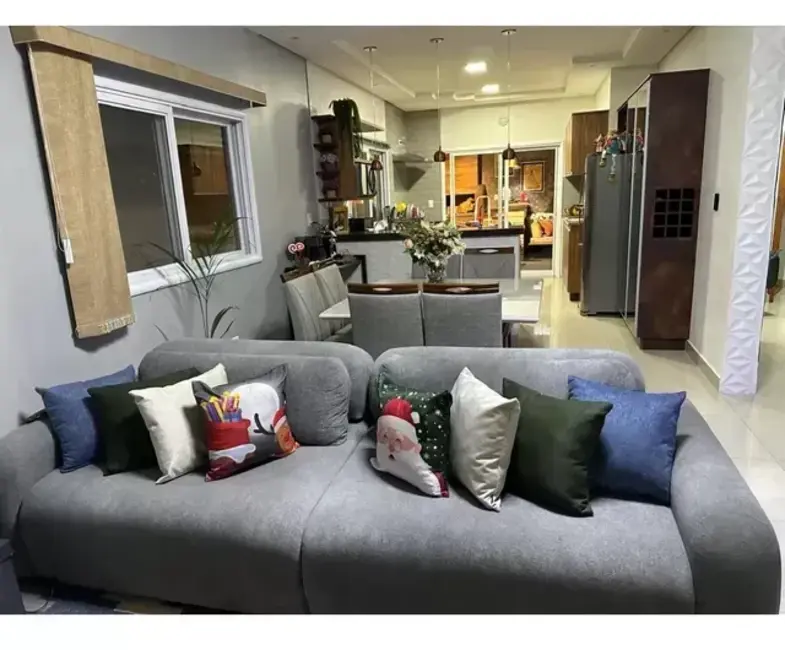 Foto 4 de Casa de Condomínio com 3 quartos à venda, 240m2 em Piracangaguá, Taubate - SP