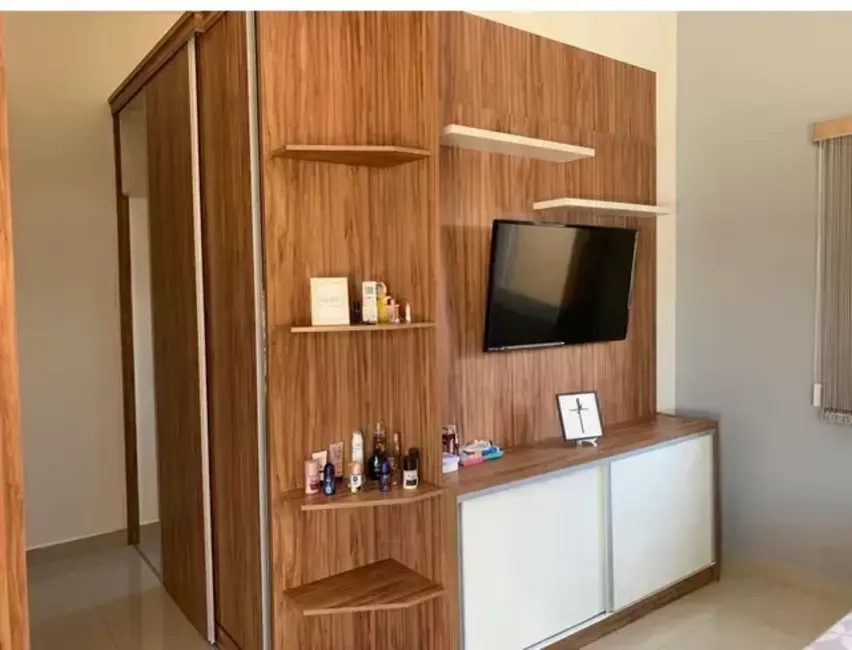 Foto 5 de Casa de Condomínio com 3 quartos à venda, 240m2 em Piracangaguá, Taubate - SP