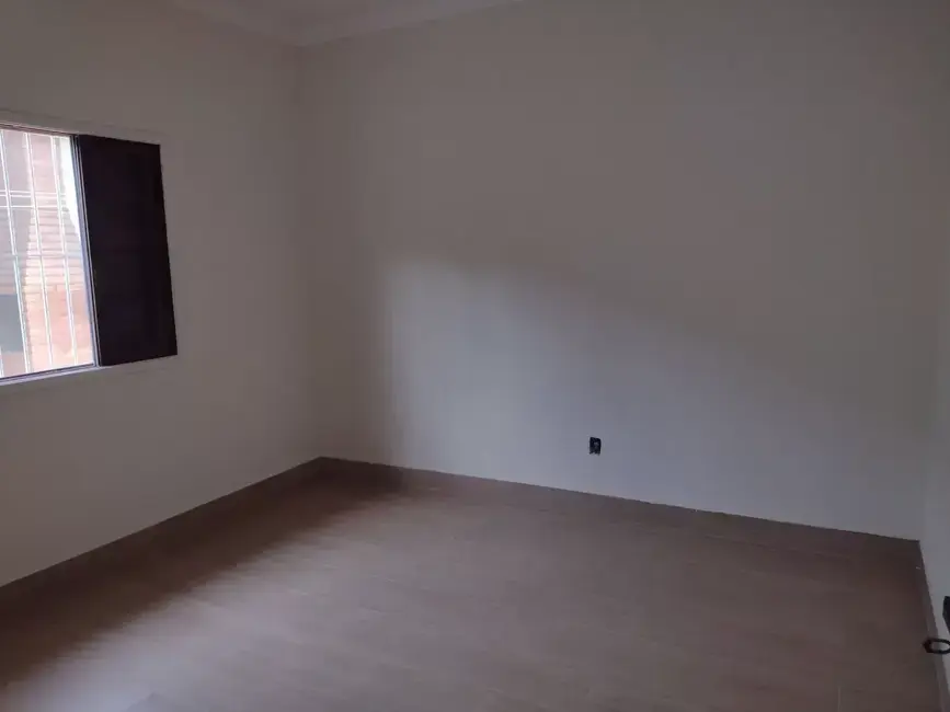 Foto 3 de Casa com 3 quartos à venda, 180m2 em Parque São Jorge, Taubate - SP