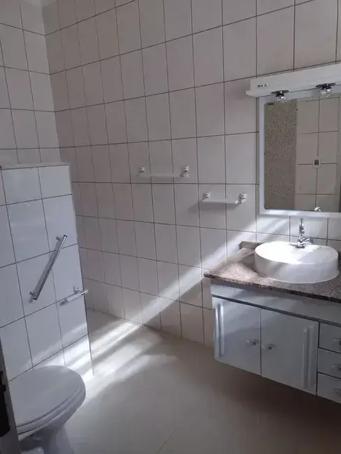 Foto 2 de Casa com 3 quartos à venda, 180m2 em Parque São Jorge, Taubate - SP