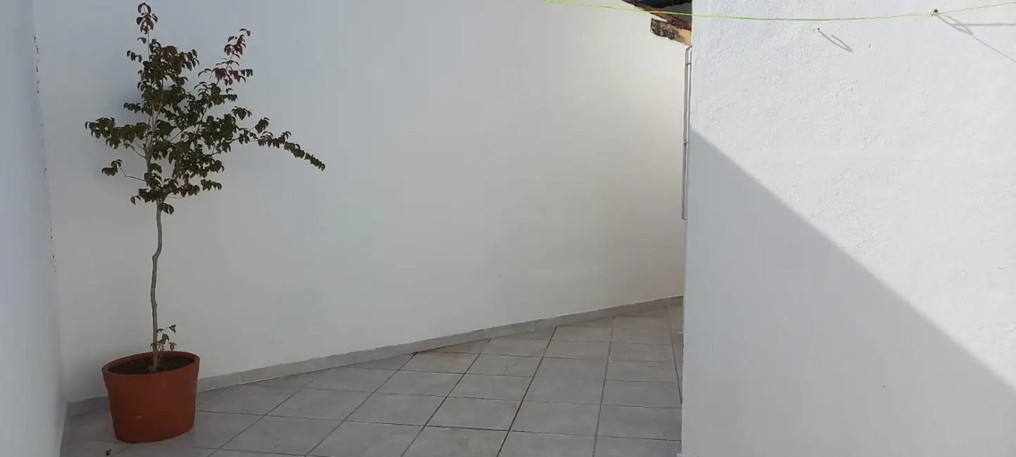 Casa com 2 quartos à venda, 124m2 em Vila Naly, Cacapava - SP - imagem 9 Foto 9 de Casa com 2 quartos à venda, 124m2 em Vila Naly, Cacapava - SP