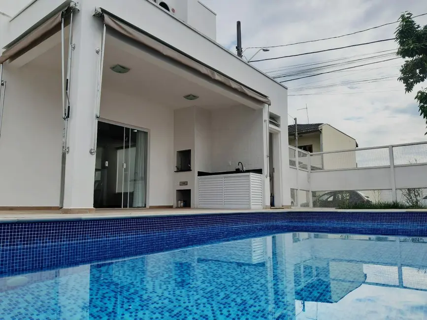 Foto 9 de Casa de Condomínio com 3 quartos à venda, 250m2 em Tremembe - SP