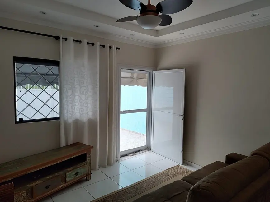 Foto 4 de Casa com 2 quartos à venda, 75m2 em Residencial Mombaça I, Pindamonhangaba - SP