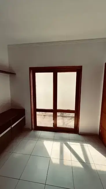 Foto 2 de Casa de Condomínio com 3 quartos à venda, 115m2 em Barreiro, Taubate - SP