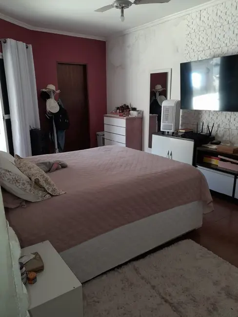 Foto 6 de Casa com 3 quartos à venda, 176m2 em Parque São Luís, Taubate - SP