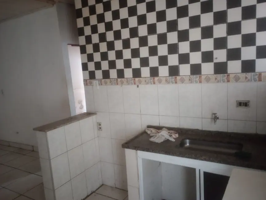 Foto 2 de Casa com 2 quartos à venda, 144m2 em Estiva, Taubate - SP
