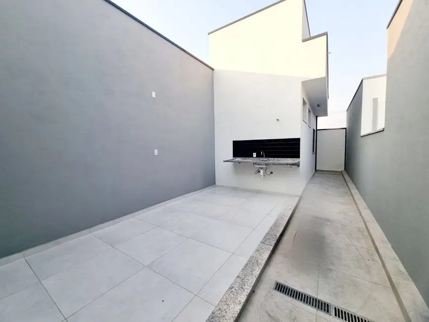 Foto 2 de Casa com 3 quartos à venda, 106m2 em Pindamonhangaba - SP