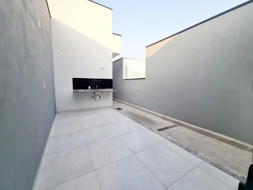 Foto 1 de Casa com 3 quartos à venda, 106m2 em Pindamonhangaba - SP
