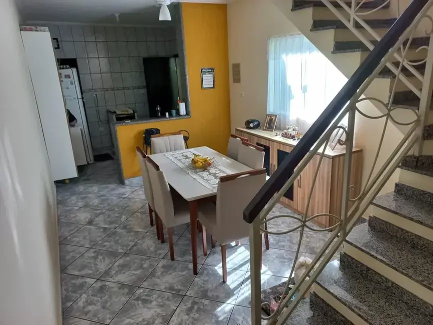 Foto 4 de Casa com 3 quartos à venda, 190m2 em Nossa Senhora do Perpétuo Socorro, Pindamonhangaba - SP