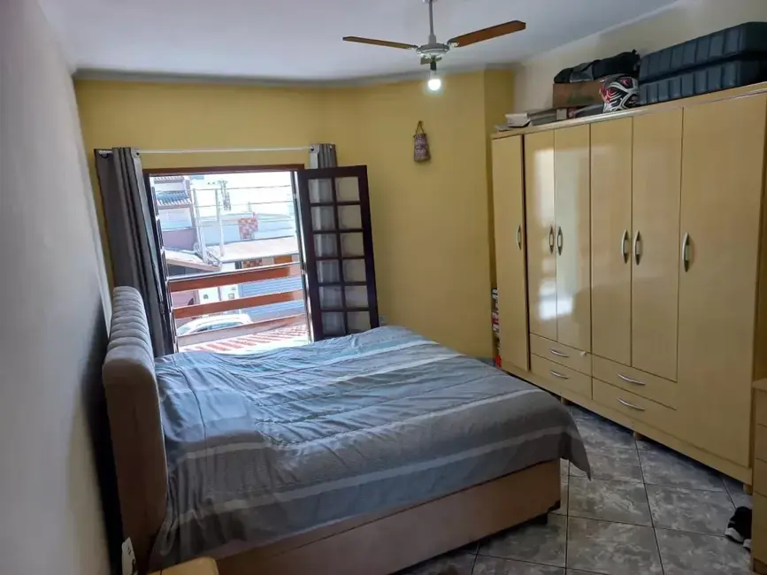 Foto 5 de Casa com 3 quartos à venda, 190m2 em Nossa Senhora do Perpétuo Socorro, Pindamonhangaba - SP