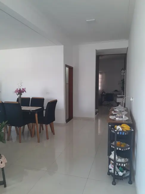 Foto 9 de Casa de Condomínio com 4 quartos à venda, 154m2 em Residencial Maricá, Pindamonhangaba - SP