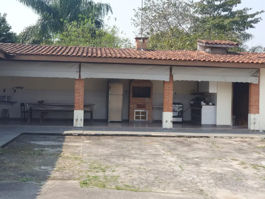 Foto 3 de Casa com 3 quartos à venda, 760m2 em Crispim, Pindamonhangaba - SP