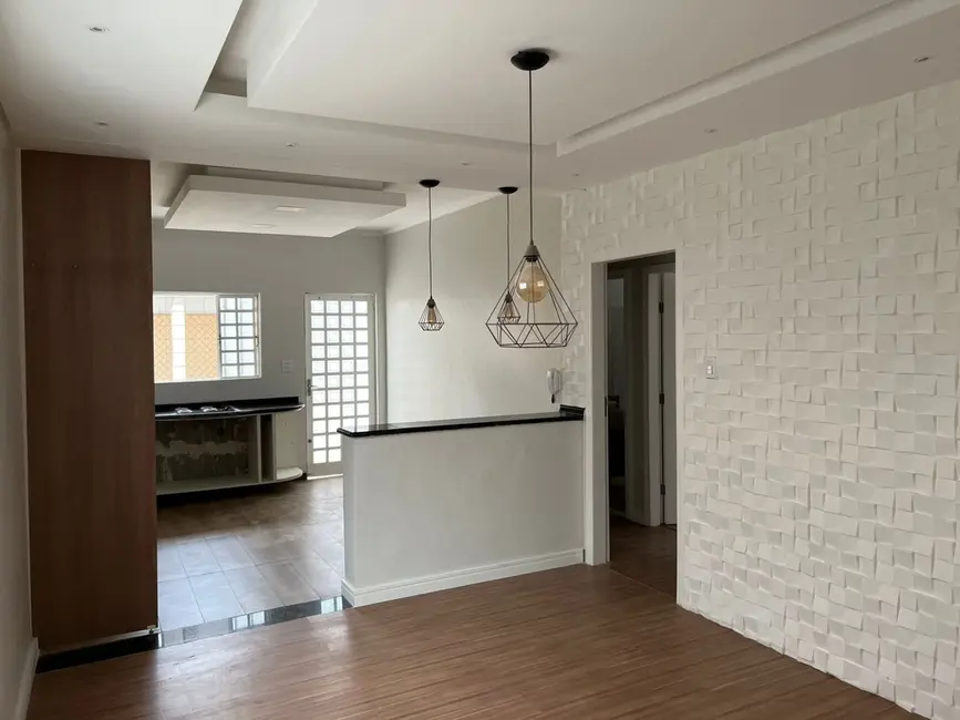 Foto 1 de Casa com 3 quartos à venda, 110m2 em Jardim América, Taubate - SP