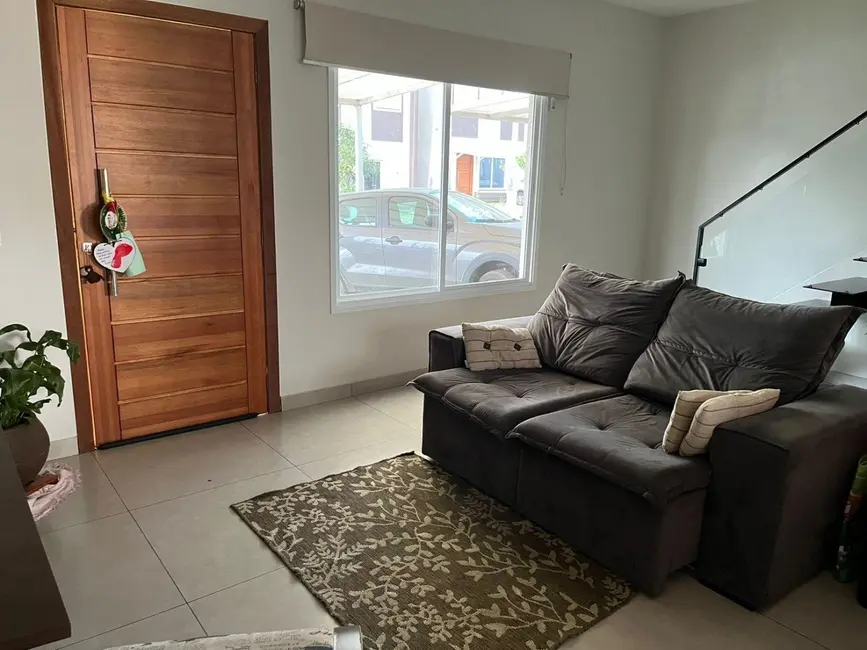 Foto 6 de Casa de Condomínio com 3 quartos à venda, 90m2 em Piracangaguá II, Taubate - SP