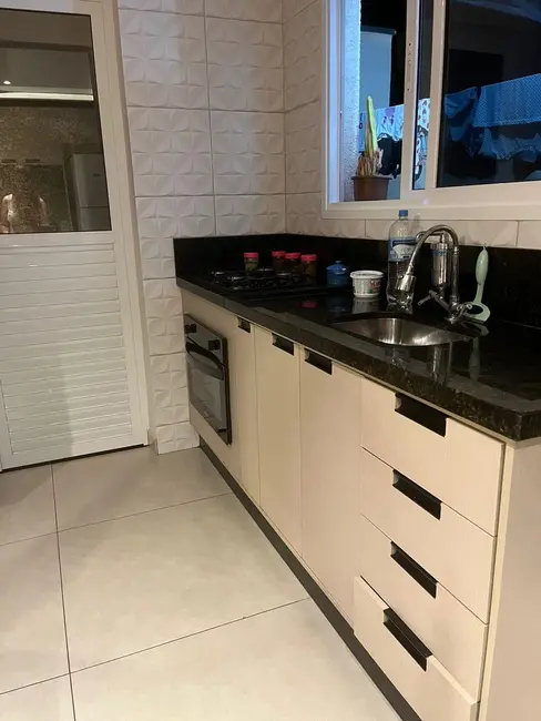 Foto 3 de Casa de Condomínio com 3 quartos à venda, 90m2 em Piracangaguá II, Taubate - SP