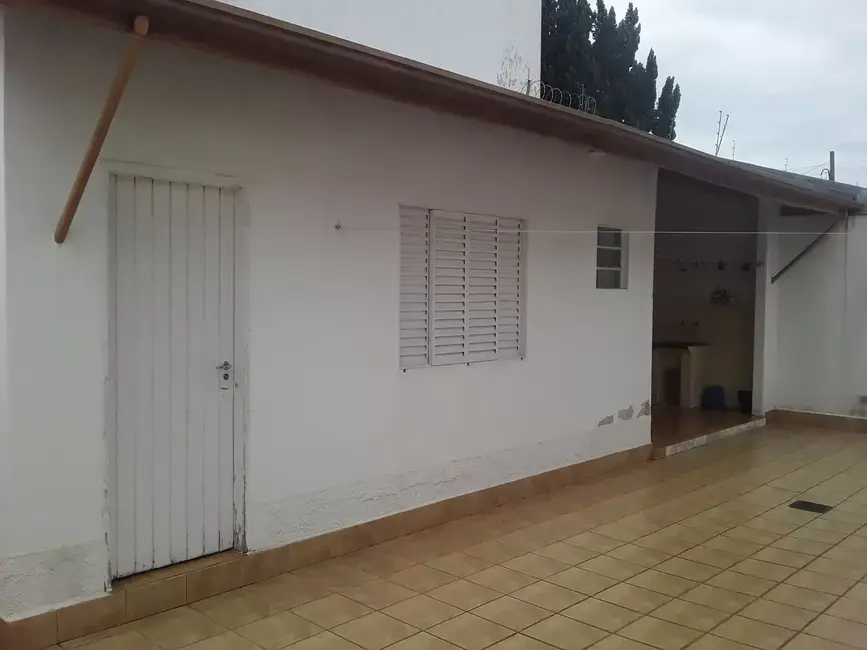 Foto 2 de Casa com 3 quartos à venda, 150m2 em Jardim Independência, Taubate - SP