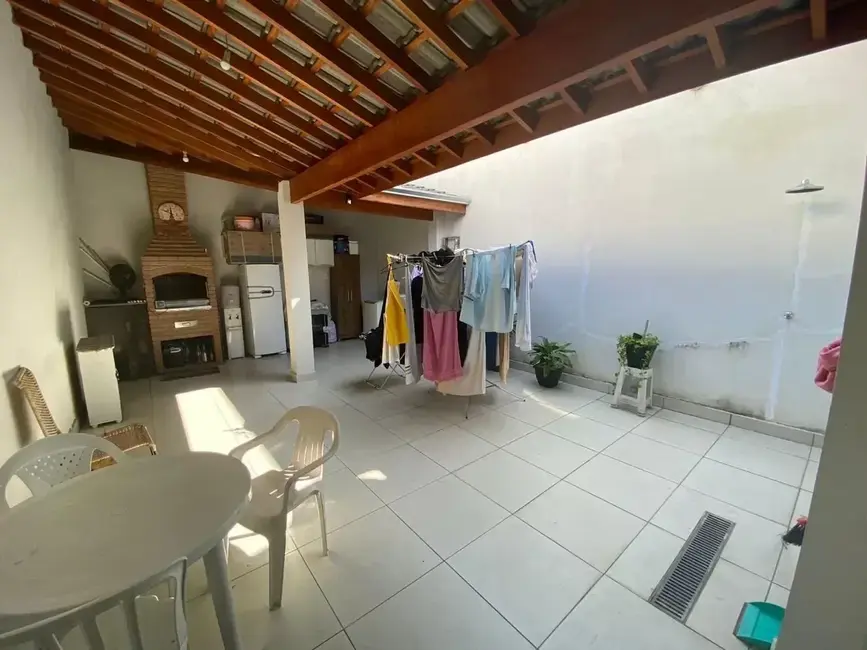 Foto 1 de Casa com 2 quartos à venda, 65m2 em Residencial Mantiqueira, Pindamonhangaba - SP