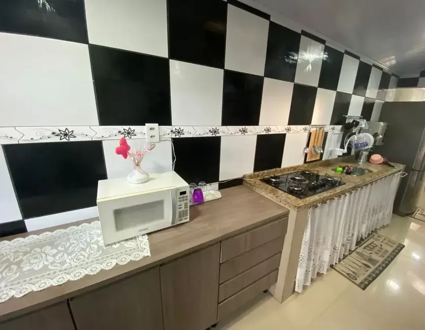 Foto 2 de Casa com 2 quartos à venda, 65m2 em Residencial Mantiqueira, Pindamonhangaba - SP