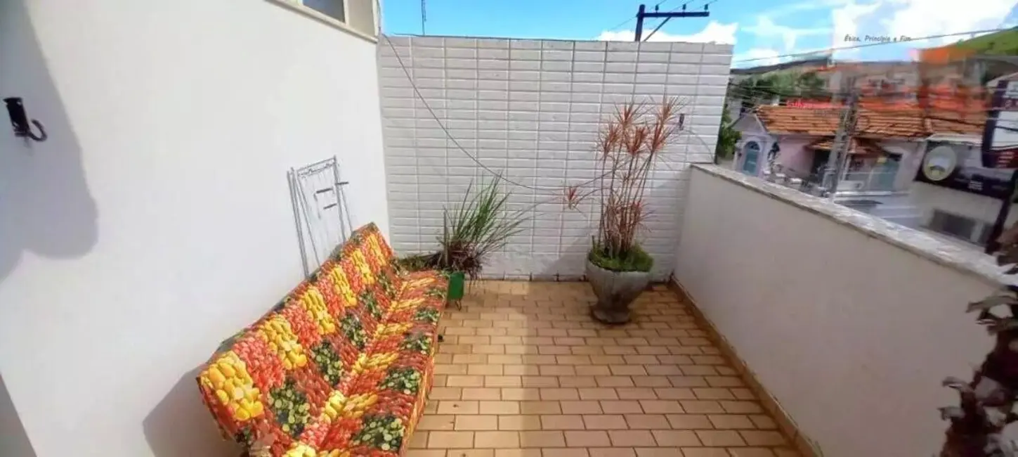 Foto 4 de Casa à venda e para alugar, 225m2 em Centro, Guaratingueta - SP