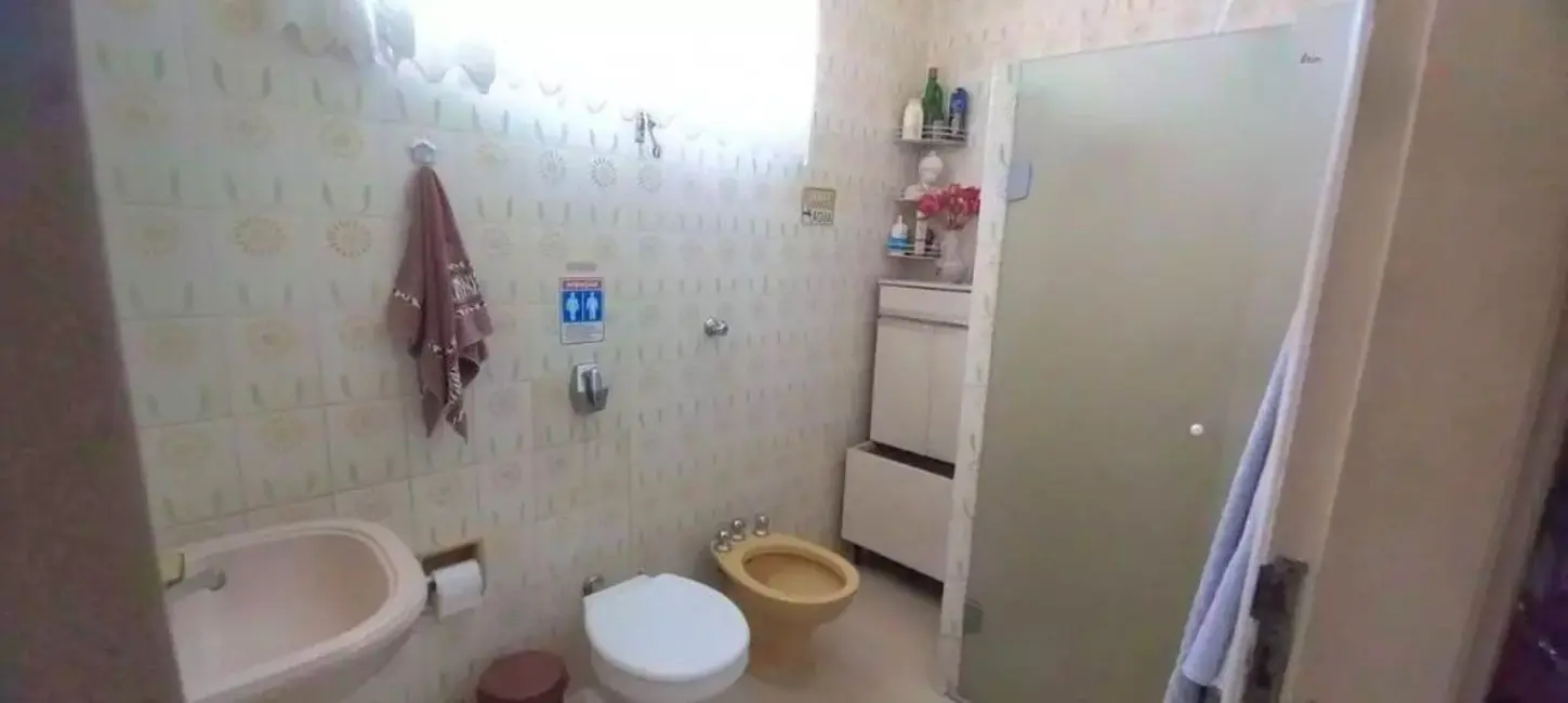 Foto 5 de Casa à venda e para alugar, 225m2 em Centro, Guaratingueta - SP