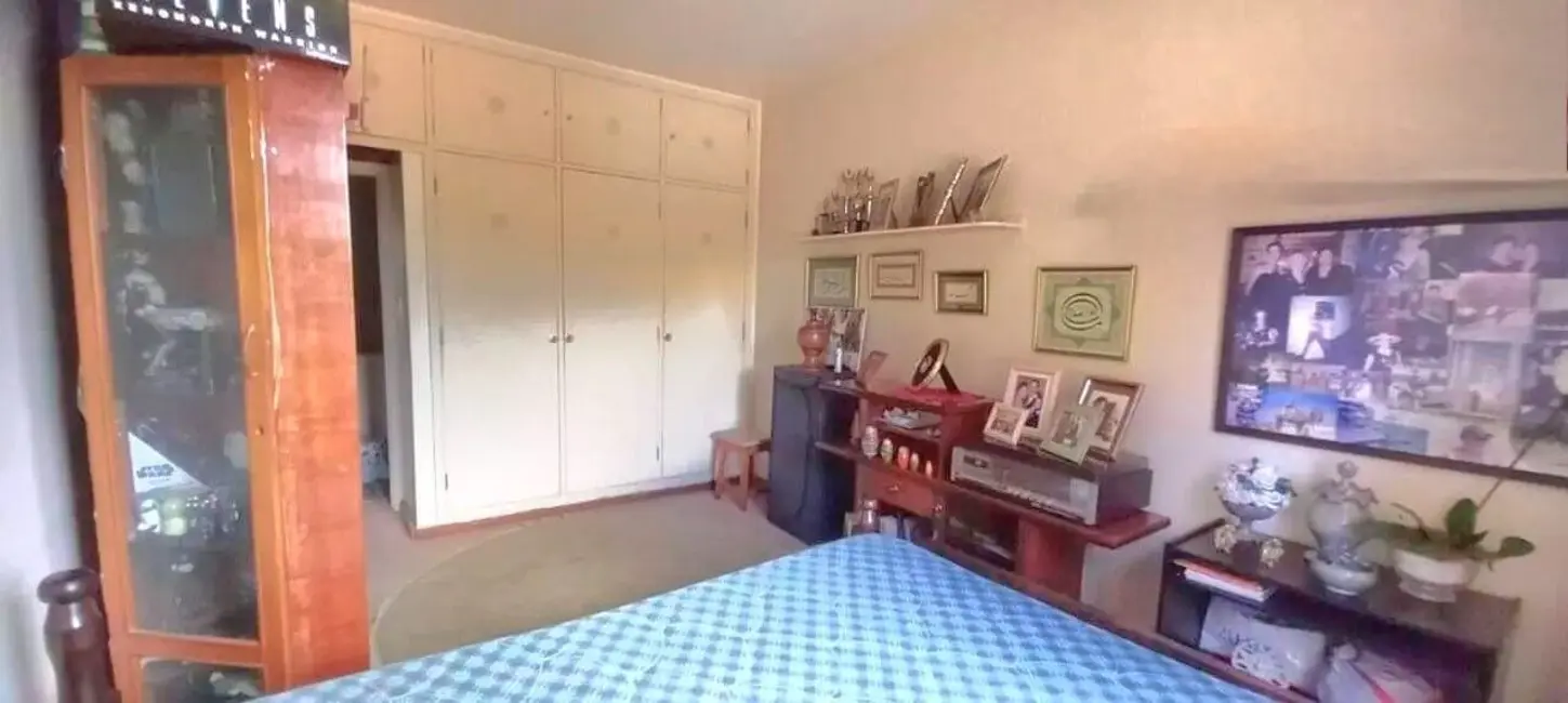 Foto 1 de Casa à venda e para alugar, 225m2 em Centro, Guaratingueta - SP