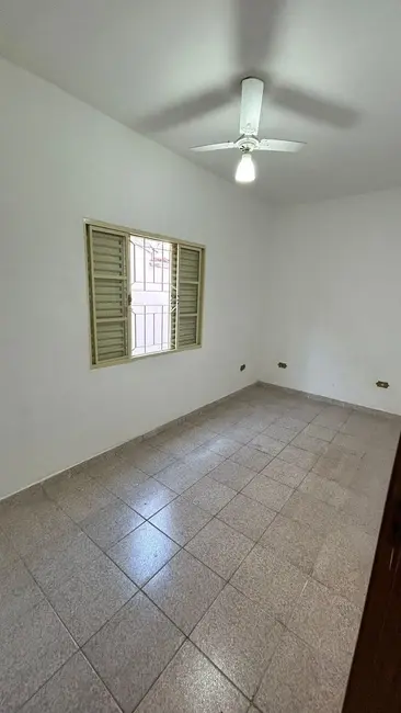 Foto 2 de Casa com 2 quartos à venda, 125m2 em Quiririm, Taubate - SP