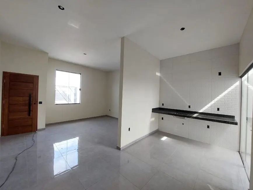 Foto 3 de Casa com 2 quartos à venda, 68m2 em Conjunto Habitacional Terra dos Ipês, Pindamonhangaba - SP