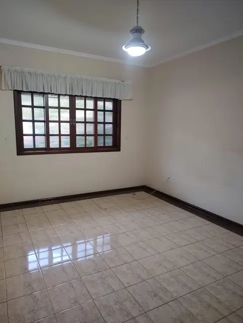 Foto 1 de Sobrado com 4 quartos à venda, 150m2 em Tabaú, Pindamonhangaba - SP