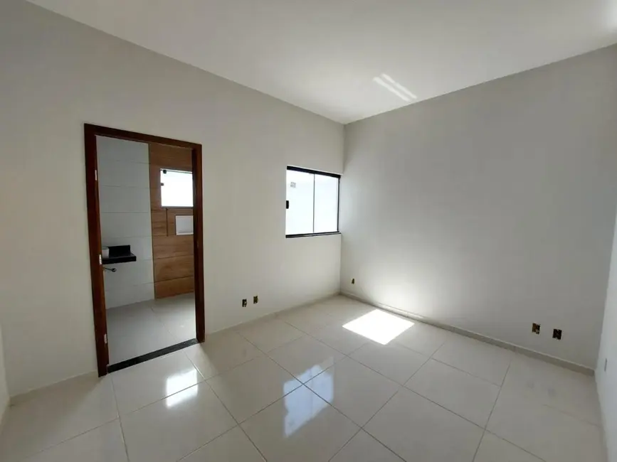 Foto 2 de Casa com 2 quartos à venda, 71m2 em Conjunto Habitacional Terra dos Ipês, Pindamonhangaba - SP