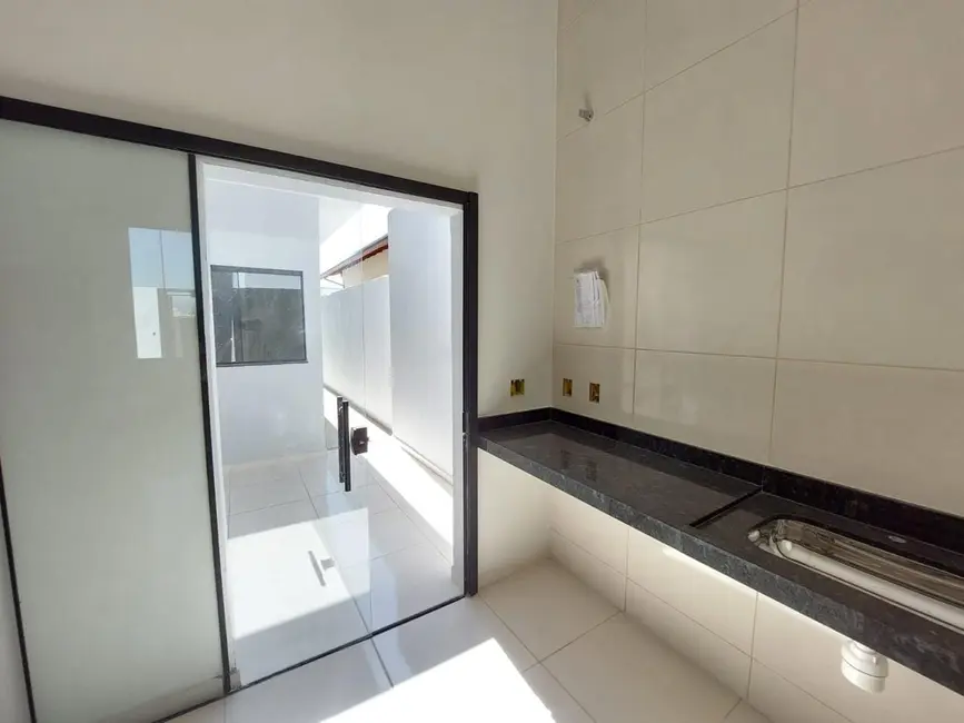 Foto 1 de Casa com 2 quartos à venda, 71m2 em Conjunto Habitacional Terra dos Ipês, Pindamonhangaba - SP