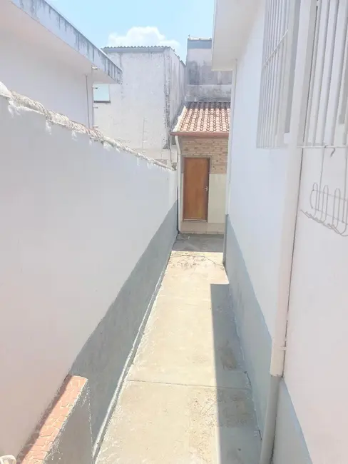 Casa com 3 quartos à venda, 200m2 em Aparecida - SP - imagem 5 Foto 5 de Casa com 3 quartos à venda, 200m2 em Aparecida - SP