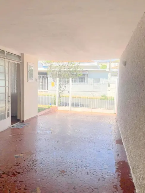 Casa com 3 quartos à venda, 200m2 em Aparecida - SP - imagem 3 Foto 3 de Casa com 3 quartos à venda, 200m2 em Aparecida - SP