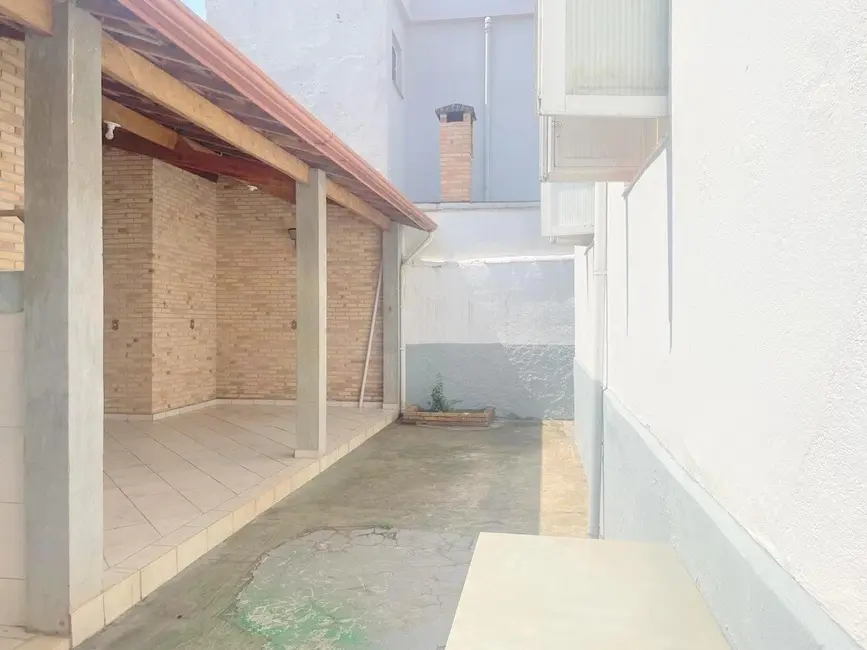 Casa com 3 quartos à venda, 200m2 em Aparecida - SP - imagem 6 Foto 6 de Casa com 3 quartos à venda, 200m2 em Aparecida - SP