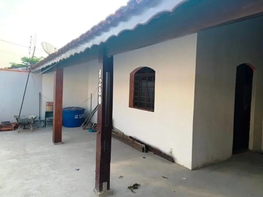 Foto 2 de Casa com 3 quartos à venda, 121m2 em Vila Rica, Pindamonhangaba - SP