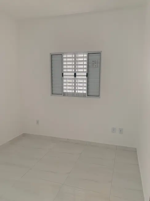 Foto 2 de Casa com 3 quartos para alugar, 94m2 em Pindamonhangaba - SP