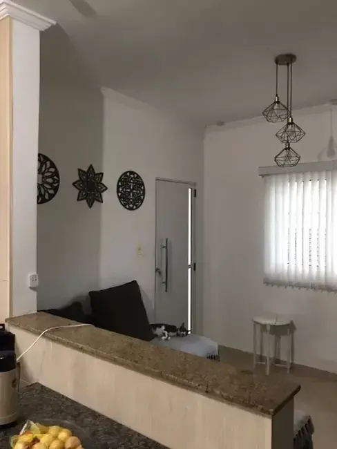 Foto 1 de Casa com 2 quartos à venda, 80m2 em Residencial e Comercial Laerte Asumpção, Pindamonhangaba - SP
