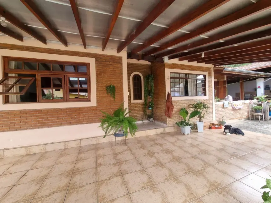 Foto 5 de Casa com 3 quartos para alugar, 127m2 em Jardim do Ypê, Pindamonhangaba - SP