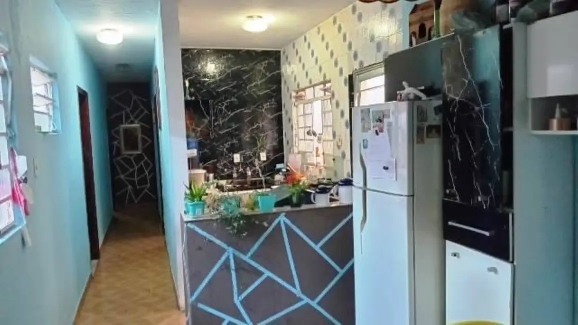 Foto 2 de Casa com 3 quartos à venda, 143m2 em Parque São Domingos, Pindamonhangaba - SP