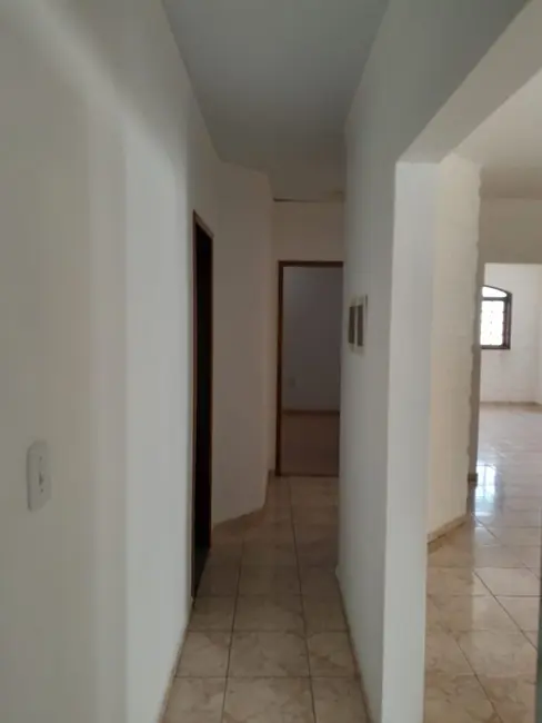 Foto 3 de Casa com 3 quartos à venda, 240m2 em Residencial e Comercial Vila Verde, Pindamonhangaba - SP