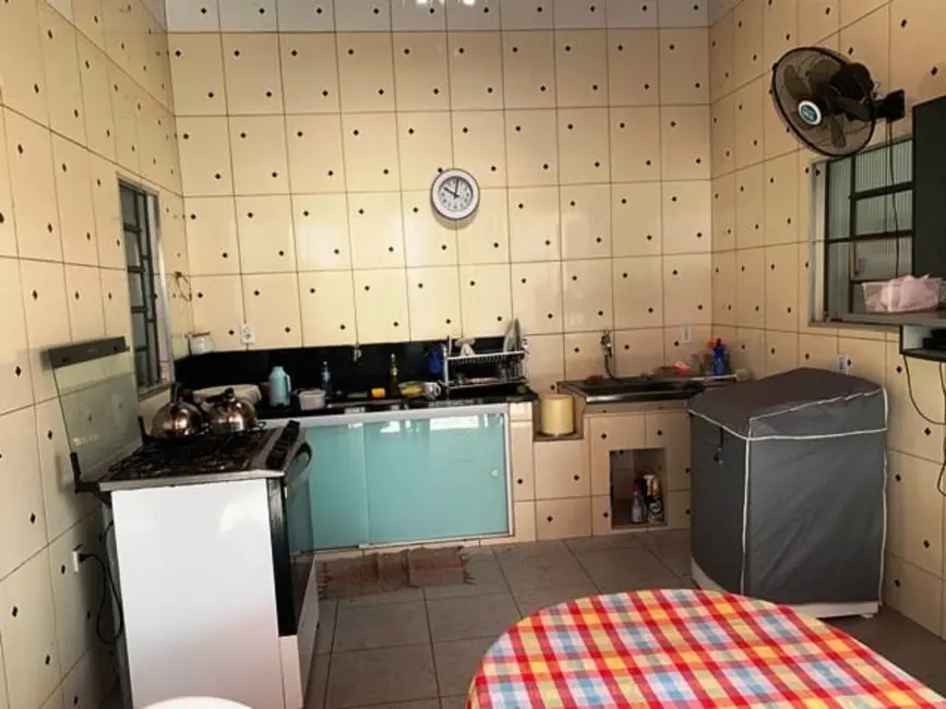 Foto 1 de Casa com 3 quartos à venda, 208m2 em Santana, Pindamonhangaba - SP