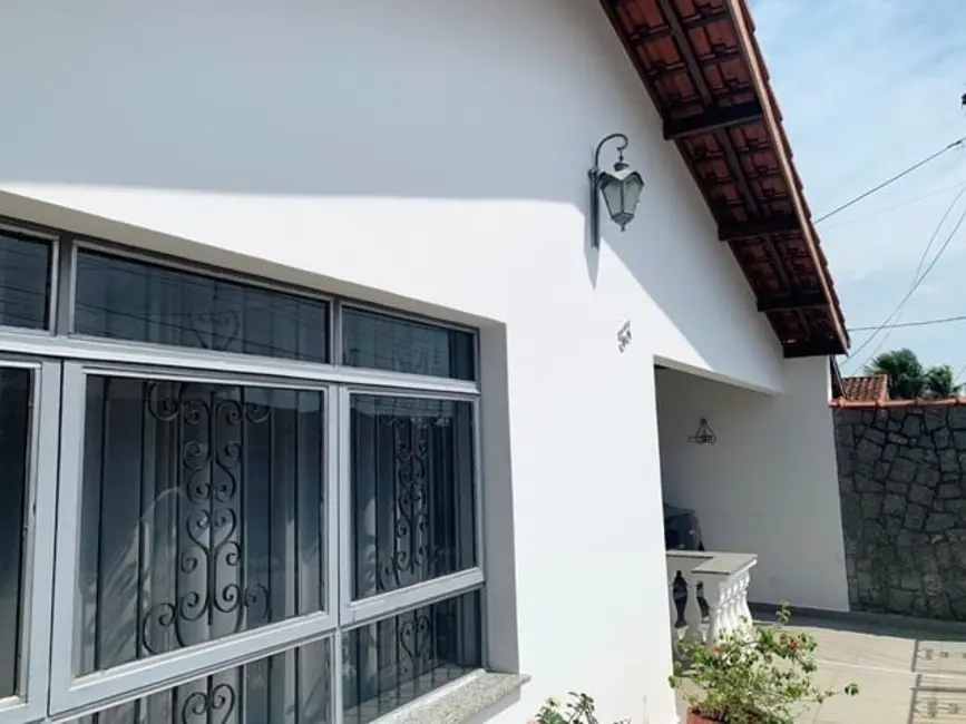 Foto 3 de Casa com 3 quartos à venda, 208m2 em Santana, Pindamonhangaba - SP