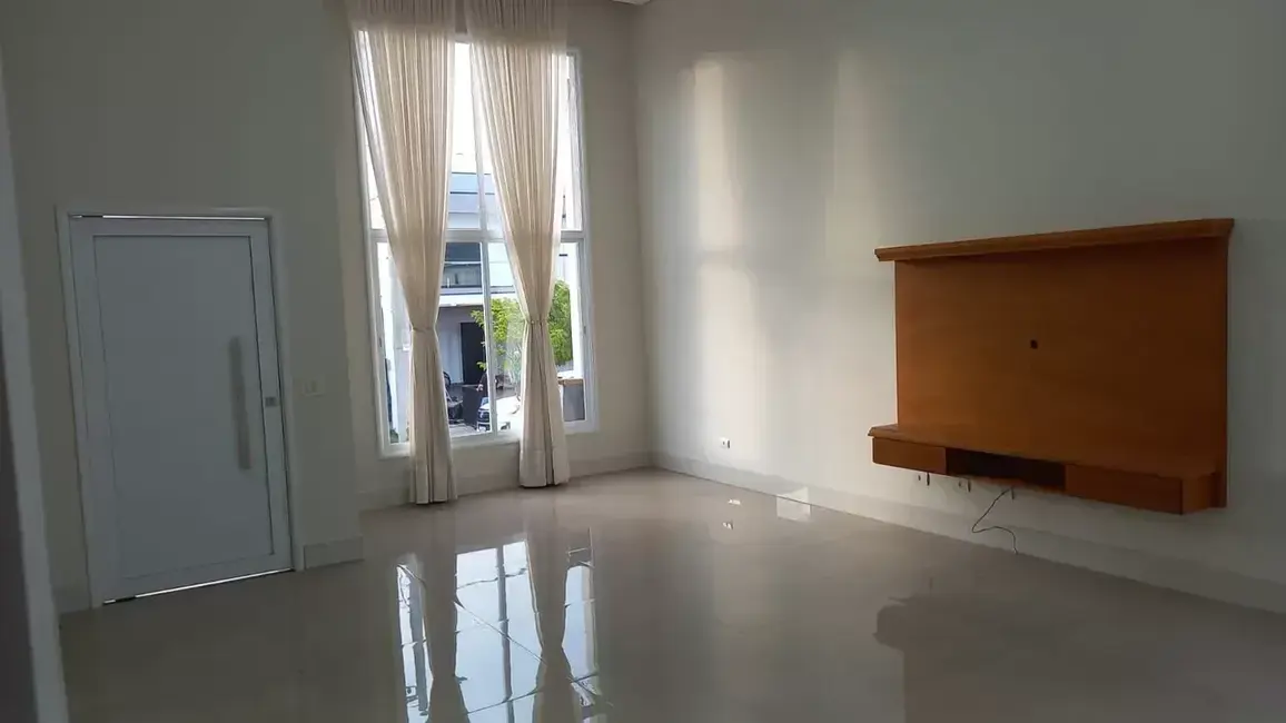 Foto 4 de Casa de Condomínio com 3 quartos à venda, 300m2 em Residencial Ouroville, Taubate - SP