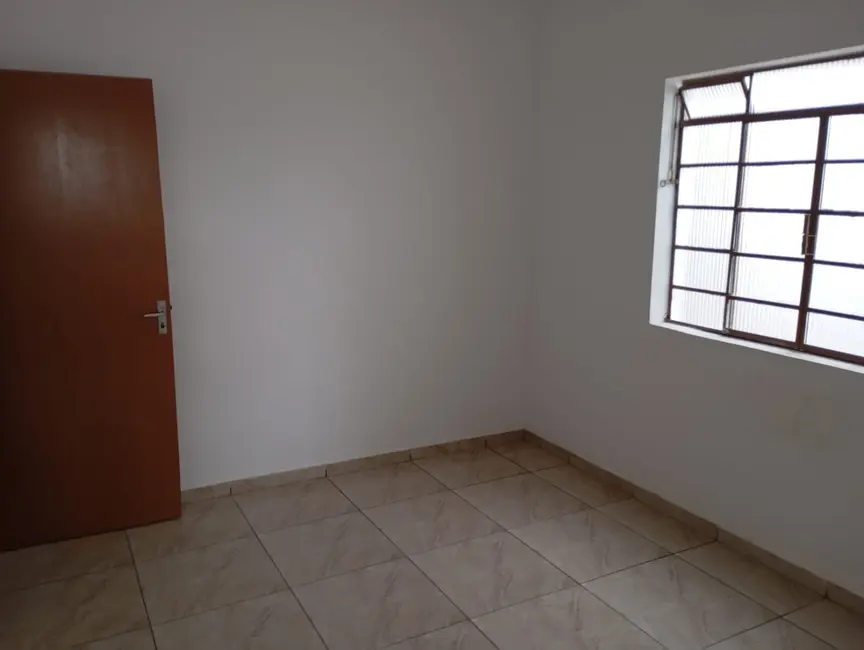 Foto 3 de Casa com 4 quartos à venda, 170m2 em Loteamento Jardim Imperial, Pindamonhangaba - SP