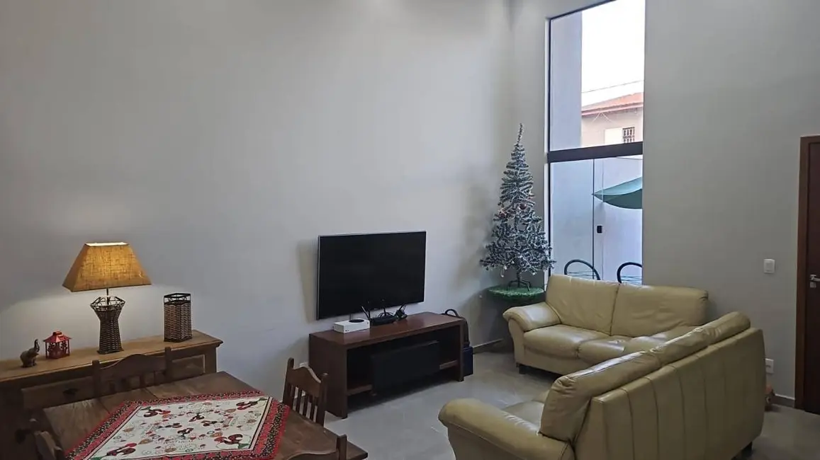 Foto 2 de Casa com 3 quartos à venda, 105m2 em Pindamonhangaba - SP