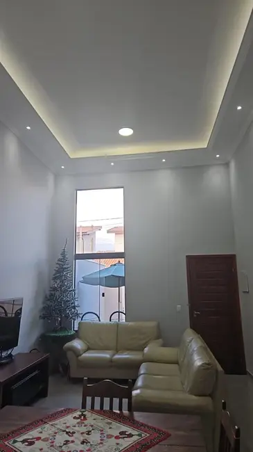 Foto 1 de Casa com 3 quartos à venda, 105m2 em Pindamonhangaba - SP