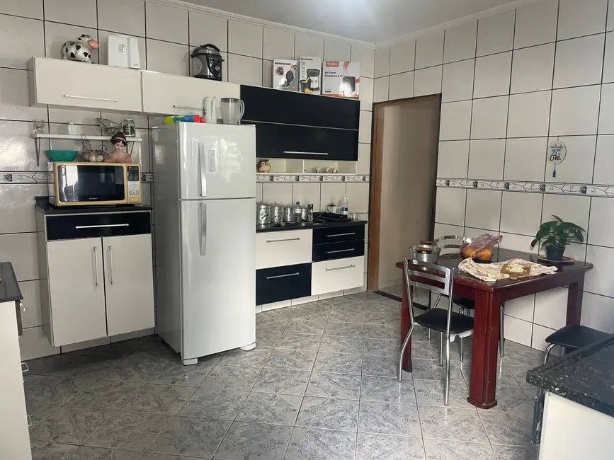 Foto 1 de Casa com 2 quartos à venda, 82m2 em Jardim Eloyna, Pindamonhangaba - SP