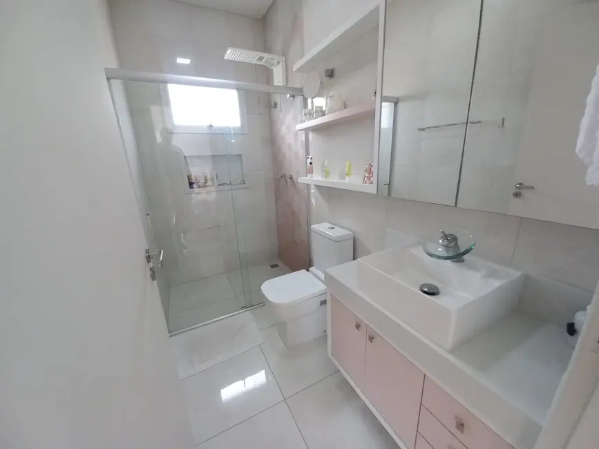 Foto 7 de Casa de Condomínio com 3 quartos à venda, 221m2 em Alto do Cardoso, Pindamonhangaba - SP