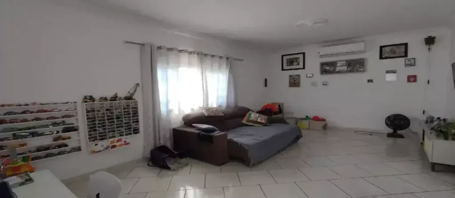 Foto 2 de Casa com 3 quartos à venda, 138m2 em Jardim Maria Emília, Pindamonhangaba - SP