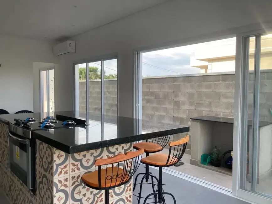 Foto 4 de Casa de Condomínio com 3 quartos à venda, 130m2 em Monte Belo, Taubate - SP